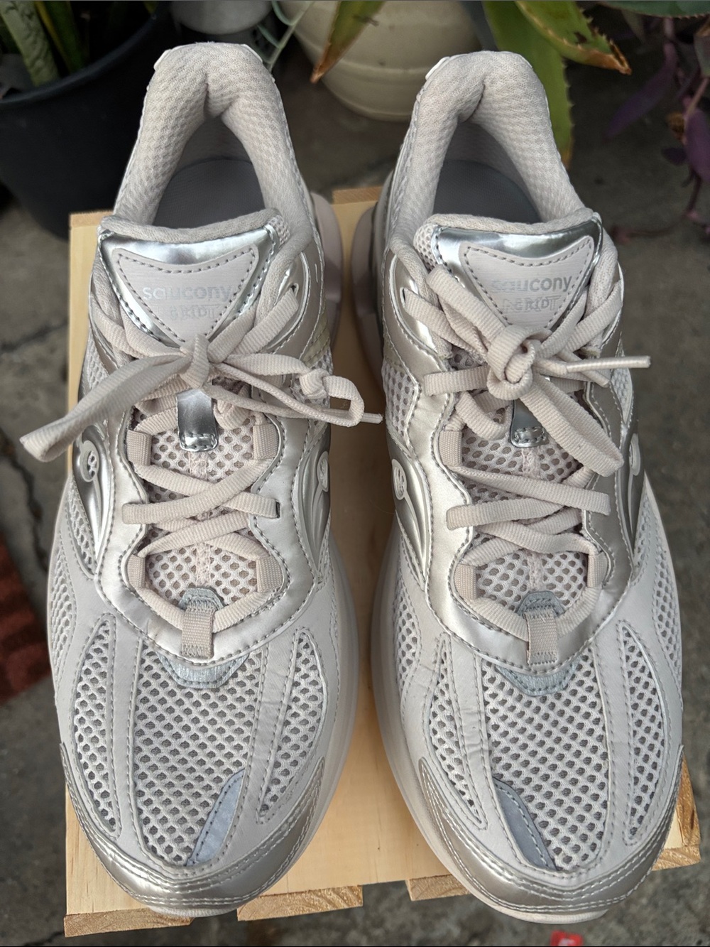 Saucony NXT Grid